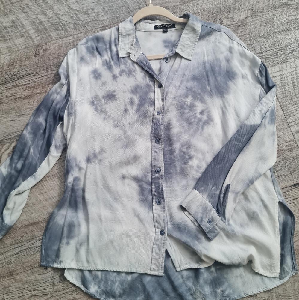 Velvet Heart tie dye button up shirt Large